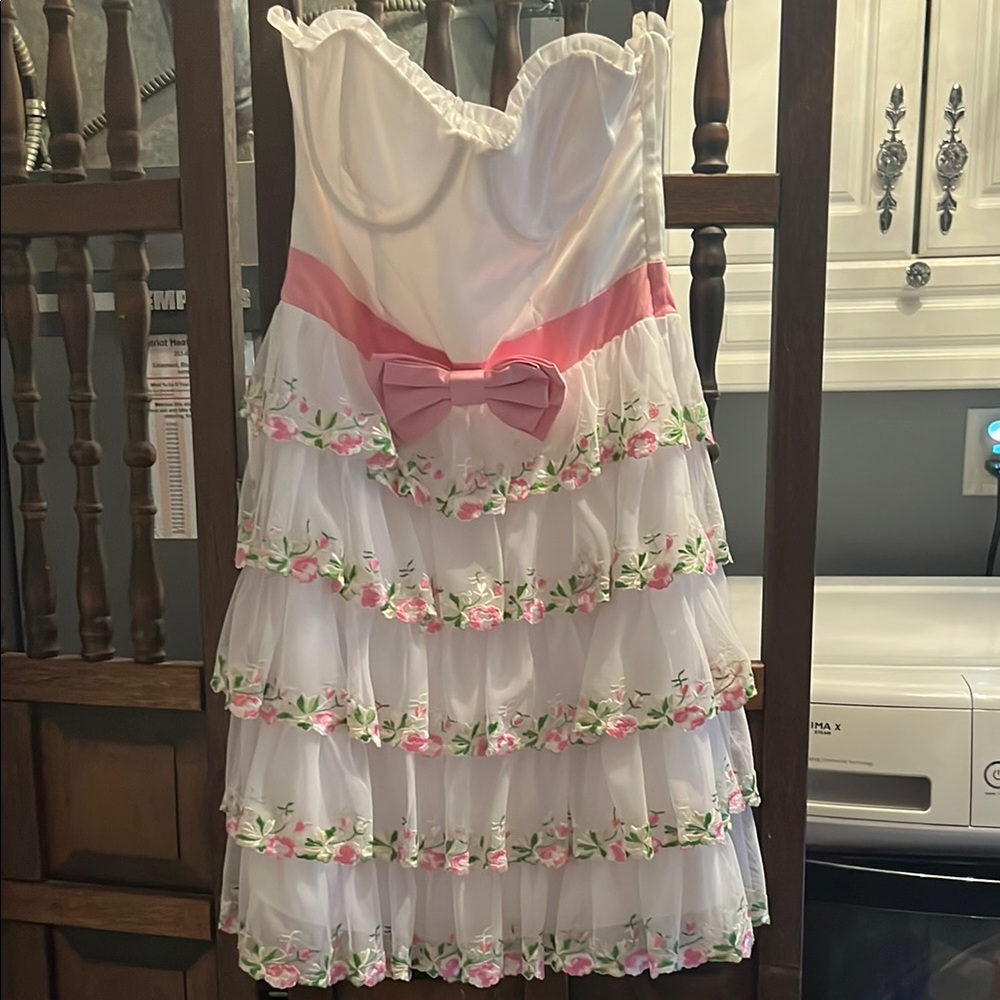 Betsey Johnson White and Pink Babydoll Dress Sweetheart Neckline